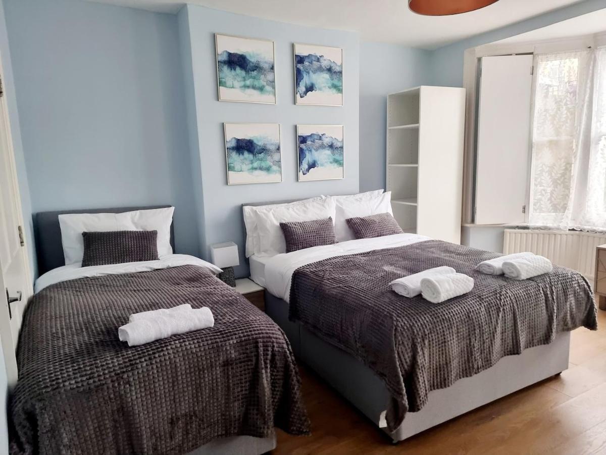 Spacious 2 Bedroom-3 Mins Walk Tube, Hospital, Queen Mary Uni Appartamento Londra